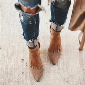 Brand new taupe pumps